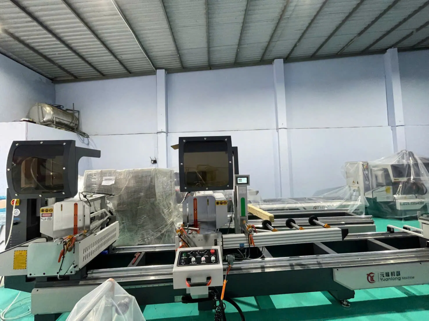 Máy Cắt Nhôm 2 Đầu Lưỡi 520 