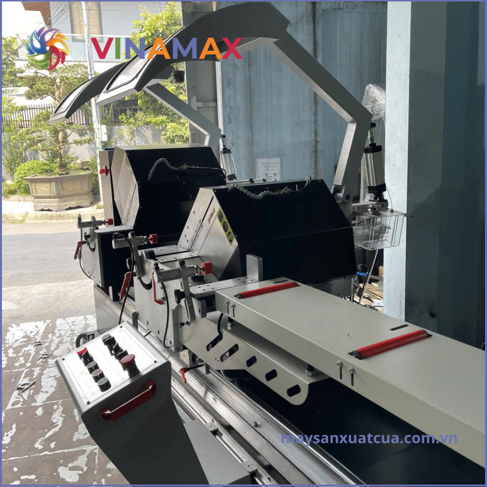 Máy cắt 2 đầu Huaxin09