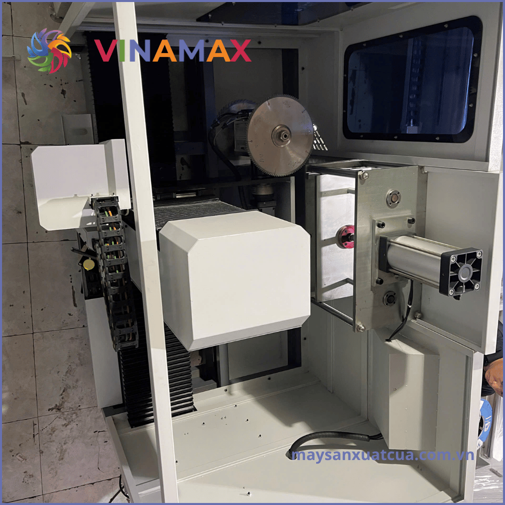 Máy phay CNC 4+2