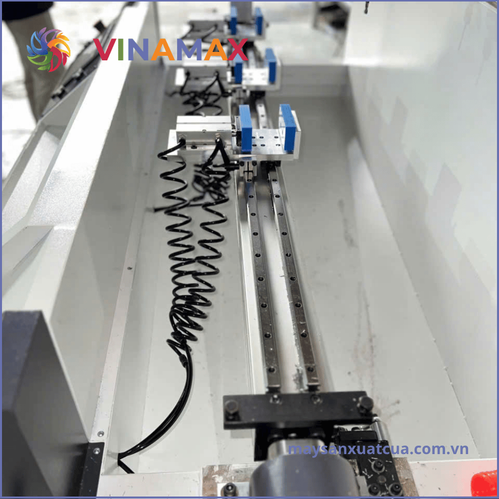 Máy phay khóa CNC 1500