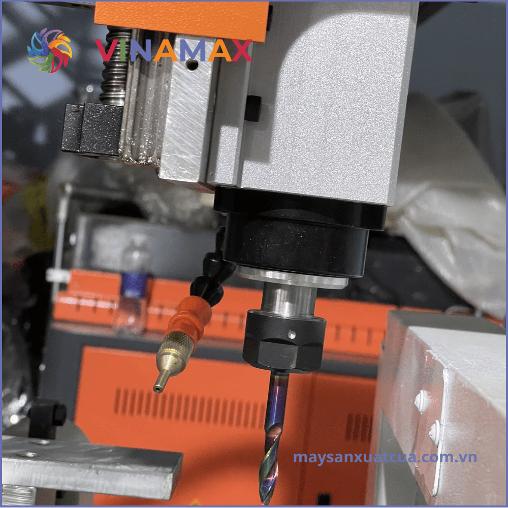 Máy phay khóa CNC-600