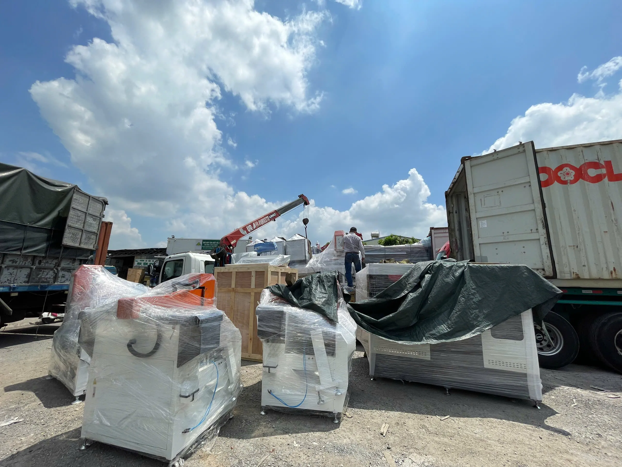 VINAMAX ĐỒNG LOẠT NHẬP VỀ 2 CONTAINER MÁY NGÀNH NHÔM NGÀY 06/06/2026